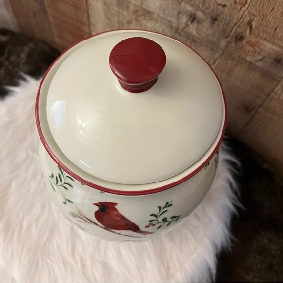 Retired Better Homes and Garden Cardinal Cookie Jar - Picture 6 of 10